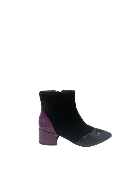 Dancing Matilda Acrobat 014 Black & Purple Boots