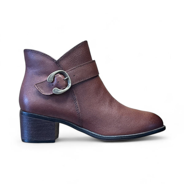 Marco Tozzi 25346 Cognac leather boot with zip