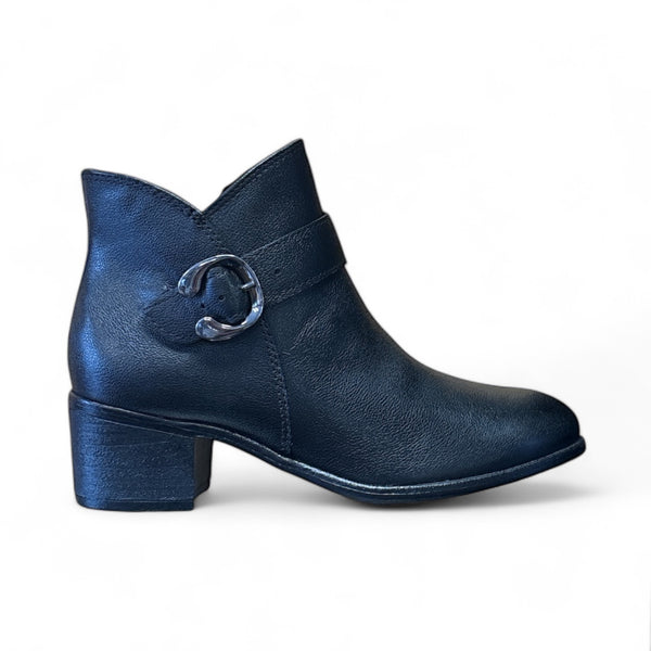 Marco Tozzi 25306 black leather boot with zip